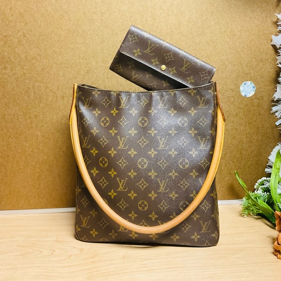 Louis Vuitton Handbags - ✅AUTHENTIC GM LOOPING BAG LOUIS VUITTON